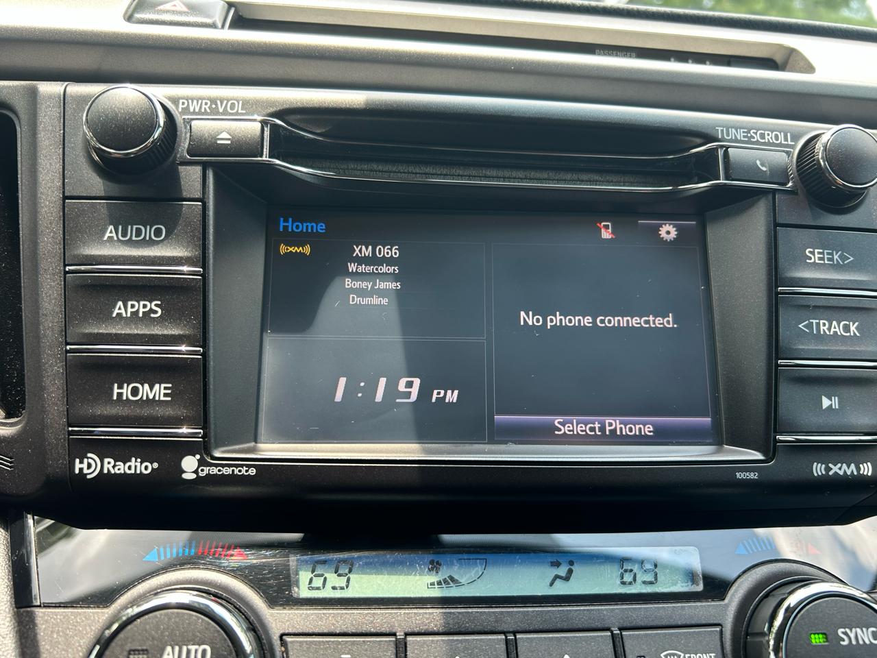 Toyota RAV4 XLE FWD (Natl) 2017