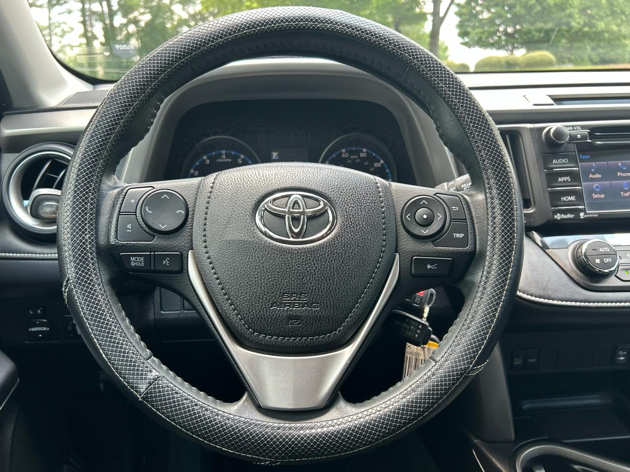 Toyota RAV4 XLE FWD (Natl) 2017