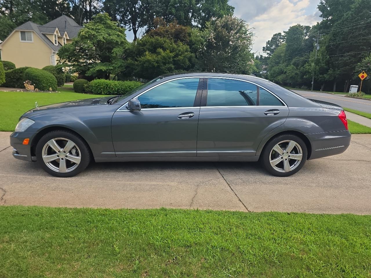 Mercedes-Benz S-Class 4dr Sdn S 550 4MATIC 2011