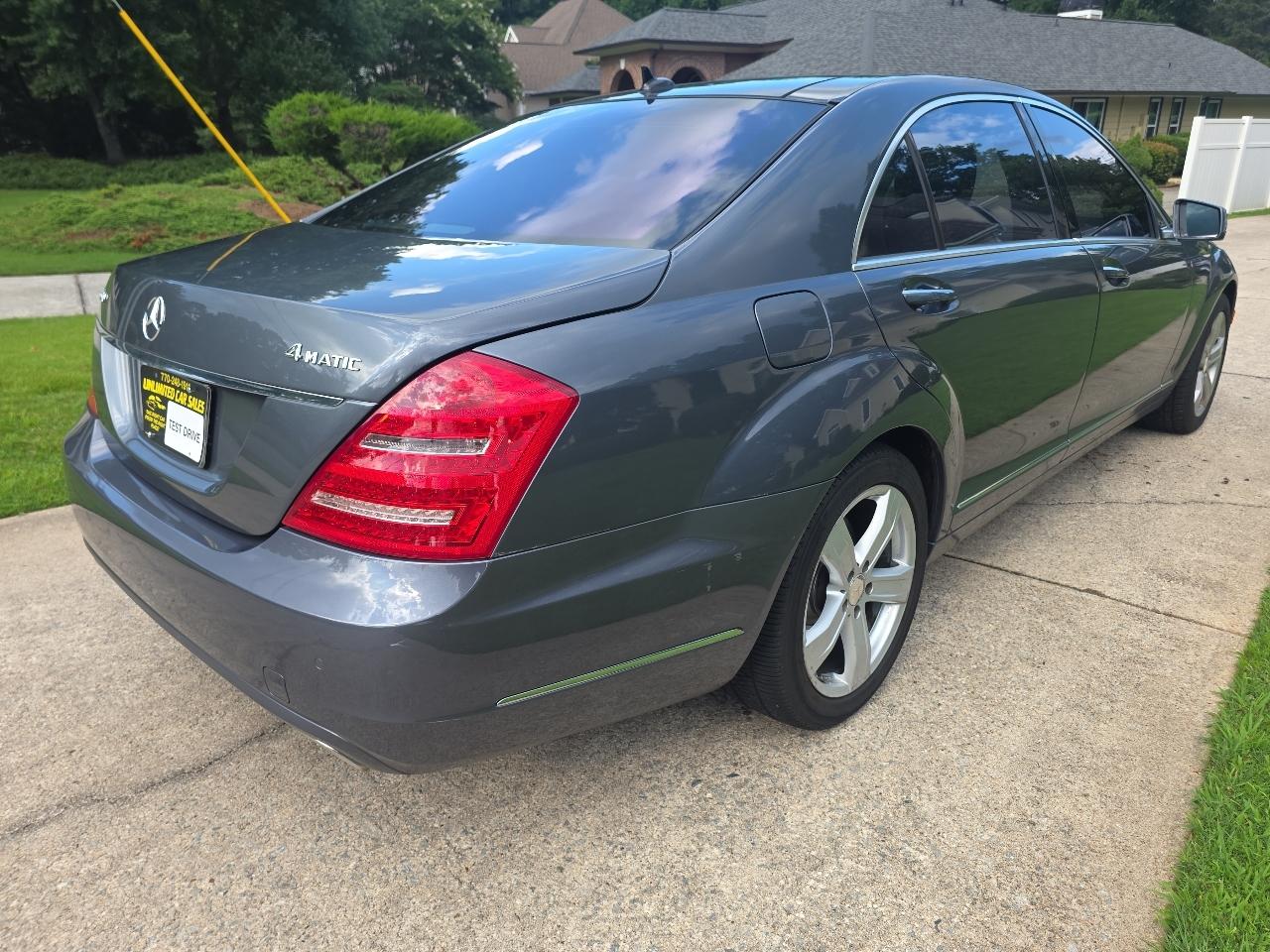 Mercedes-Benz S-Class 4dr Sdn S 550 4MATIC 2011