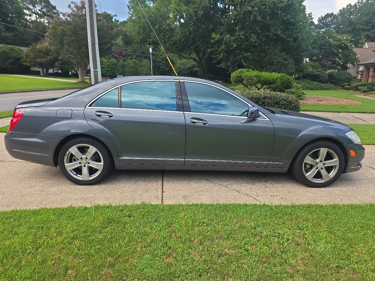 Mercedes-Benz S-Class 4dr Sdn S 550 4MATIC 2011