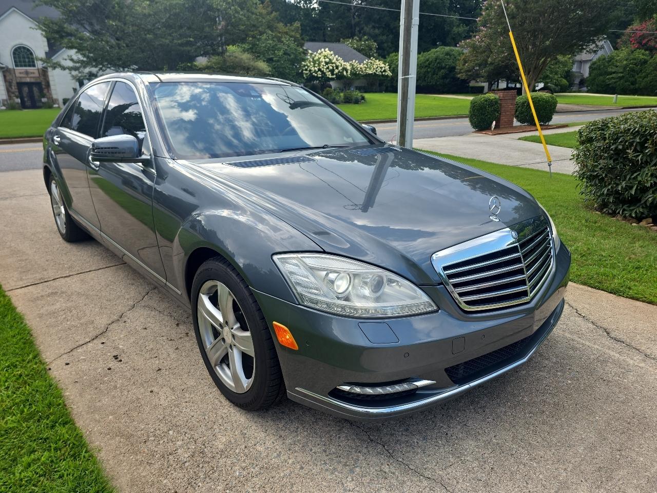 Mercedes-Benz S-Class 4dr Sdn S 550 4MATIC 2011
