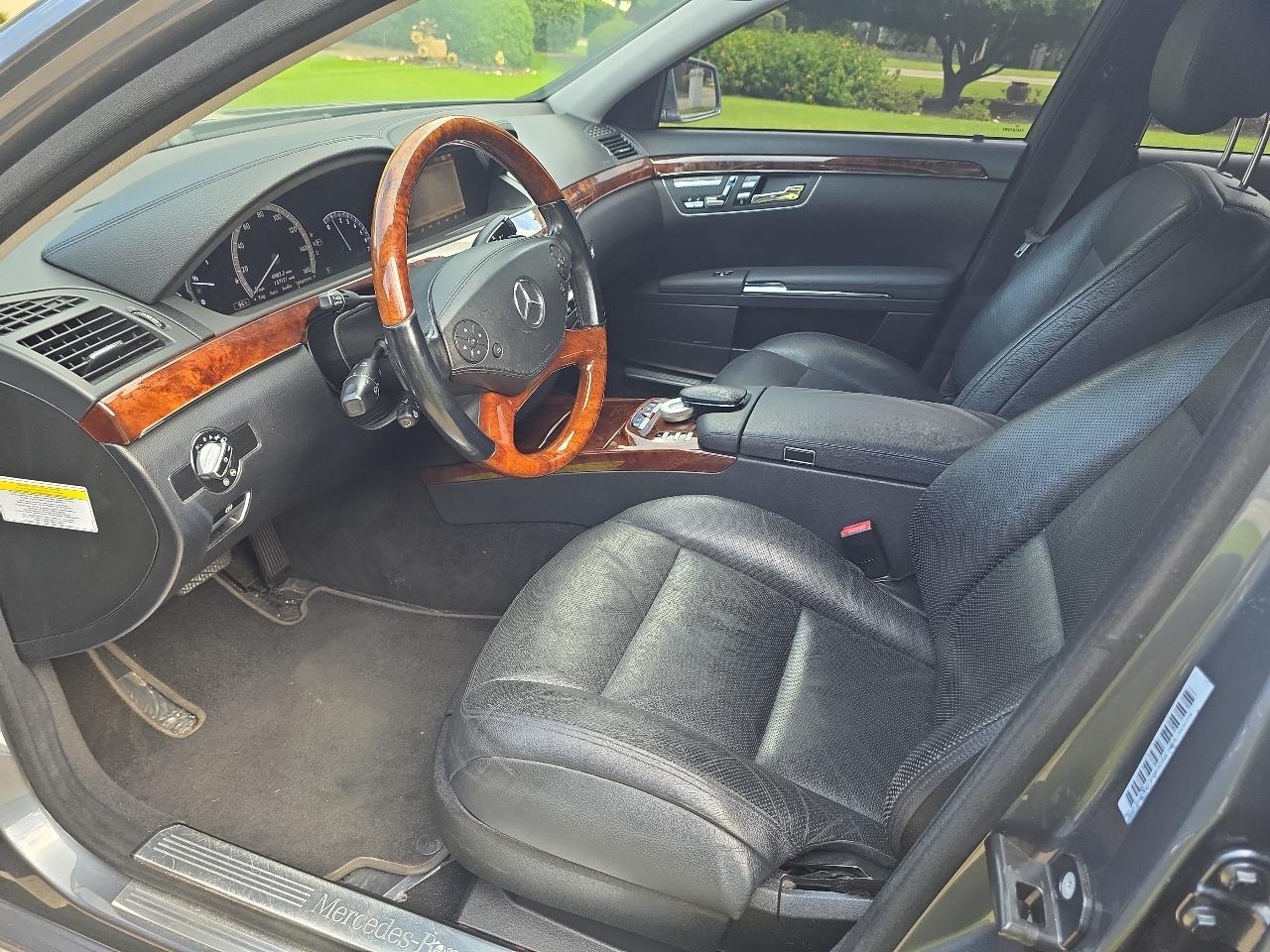 Mercedes-Benz S-Class 4dr Sdn S 550 4MATIC 2011