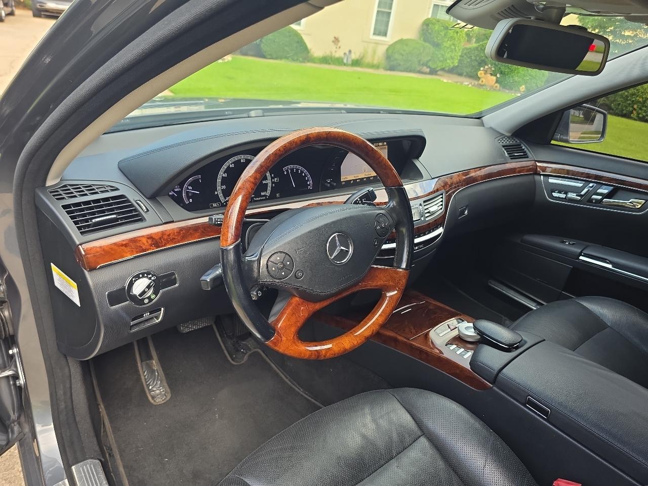 Mercedes-Benz S-Class 4dr Sdn S 550 4MATIC 2011