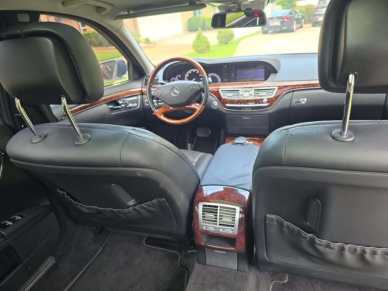Mercedes-Benz S-Class 4dr Sdn S 550 4MATIC 2011