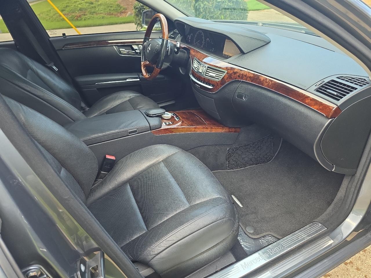 Mercedes-Benz S-Class 4dr Sdn S 550 4MATIC 2011