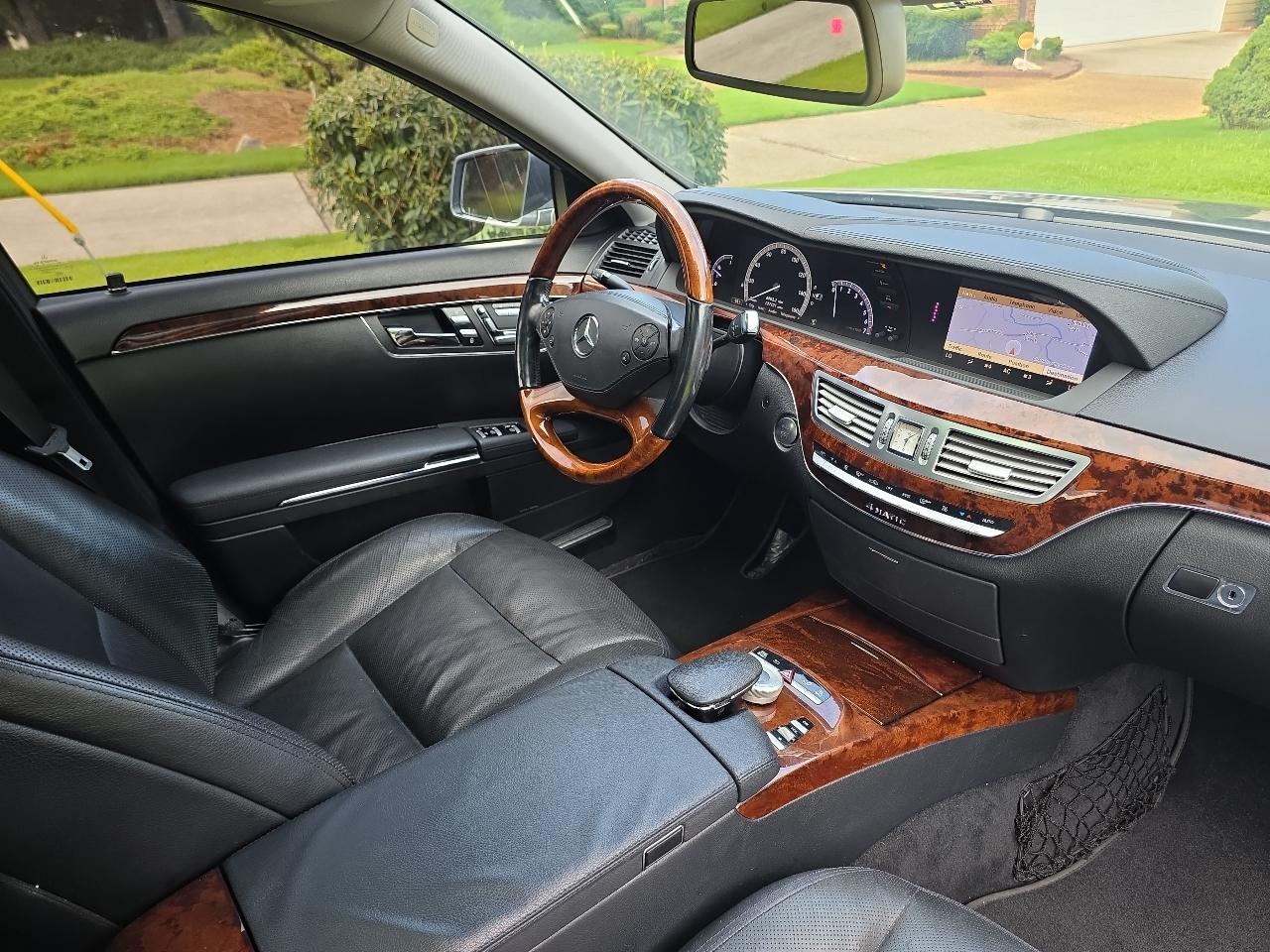 Mercedes-Benz S-Class 4dr Sdn S 550 4MATIC 2011