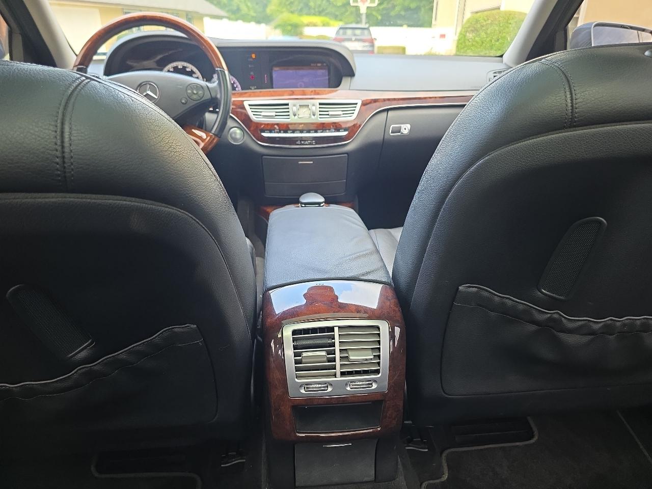 Mercedes-Benz S-Class 4dr Sdn S 550 4MATIC 2011