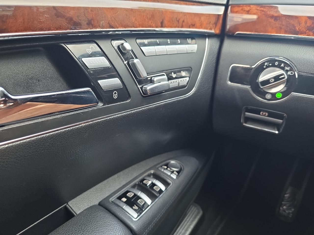 Mercedes-Benz S-Class 4dr Sdn S 550 4MATIC 2011