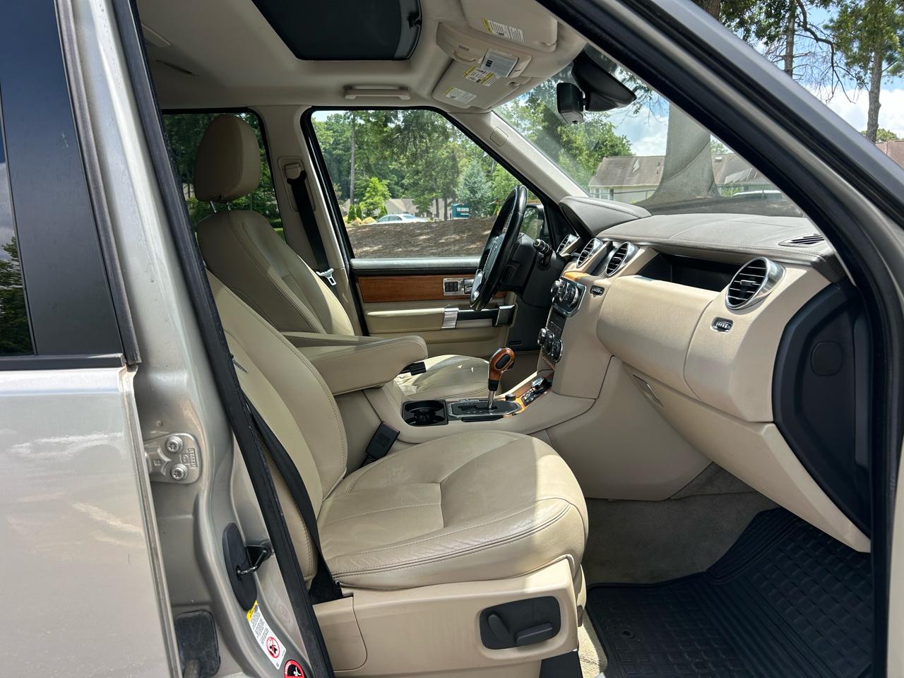 Land Rover LR4 4WD 4dr LUX 2013