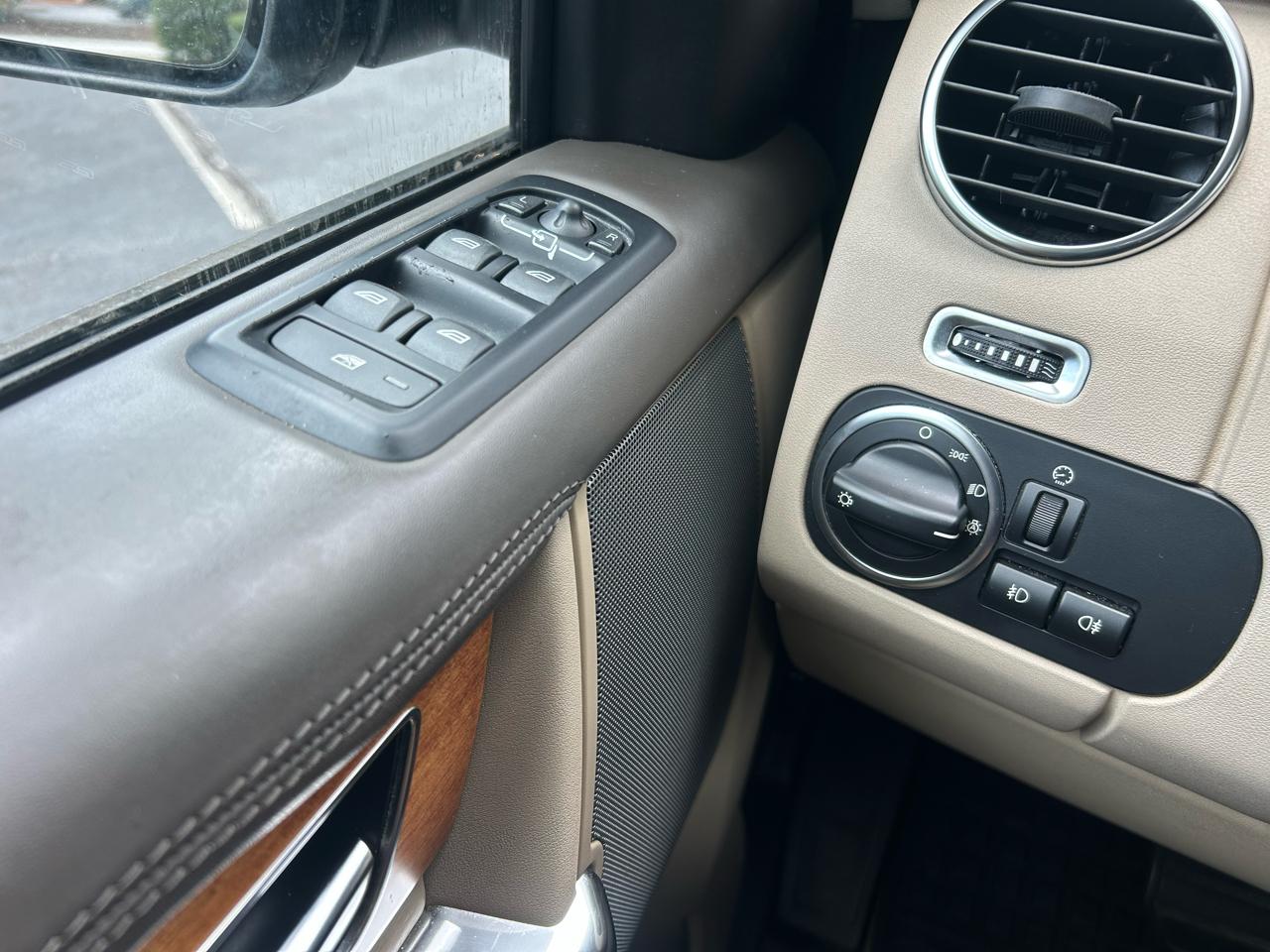 Land Rover LR4 4WD 4dr LUX 2013