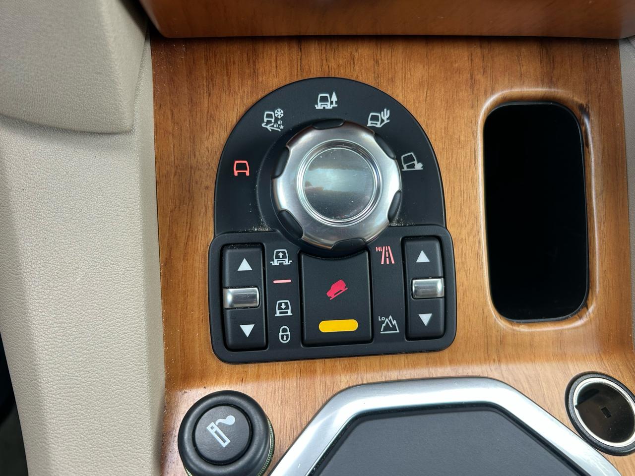Land Rover LR4 4WD 4dr LUX 2013