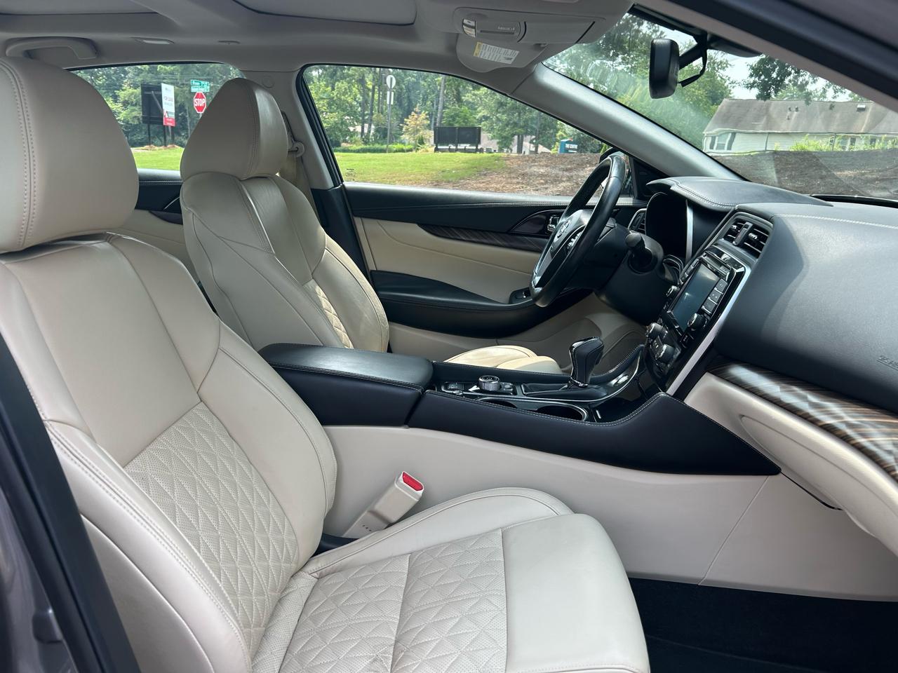 Nissan Maxima 4dr Sdn 3.5 Platinum 2016