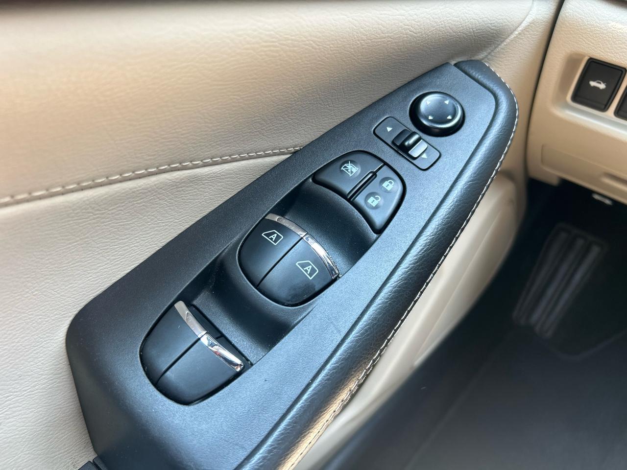Nissan Maxima 4dr Sdn 3.5 Platinum 2016