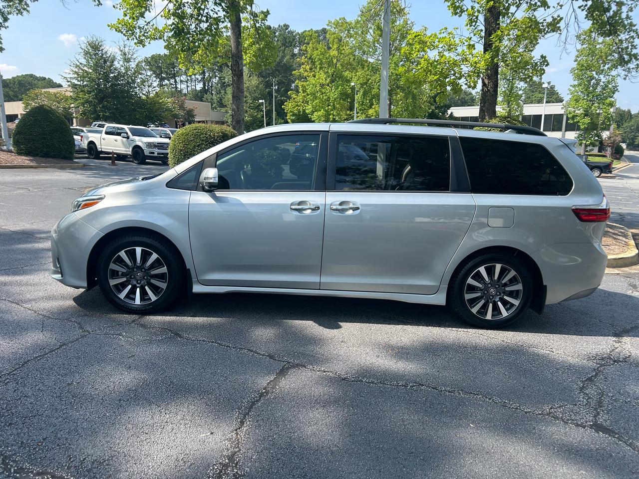Toyota Sienna Limited Premium FWD 7-Passenger (Natl) 2019