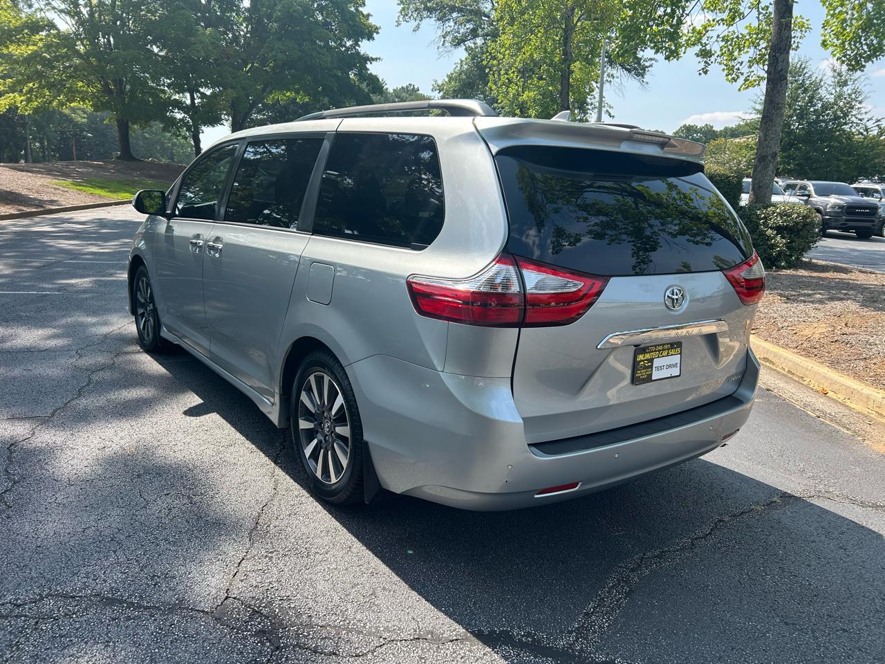 Toyota Sienna Limited Premium FWD 7-Passenger (Natl) 2019