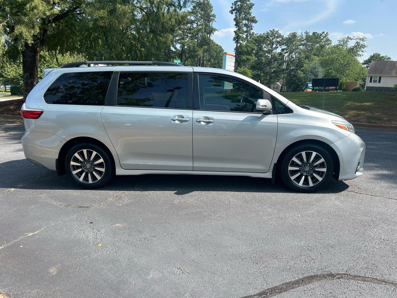 Toyota Sienna Limited Premium FWD 7-Passenger (Natl) 2019