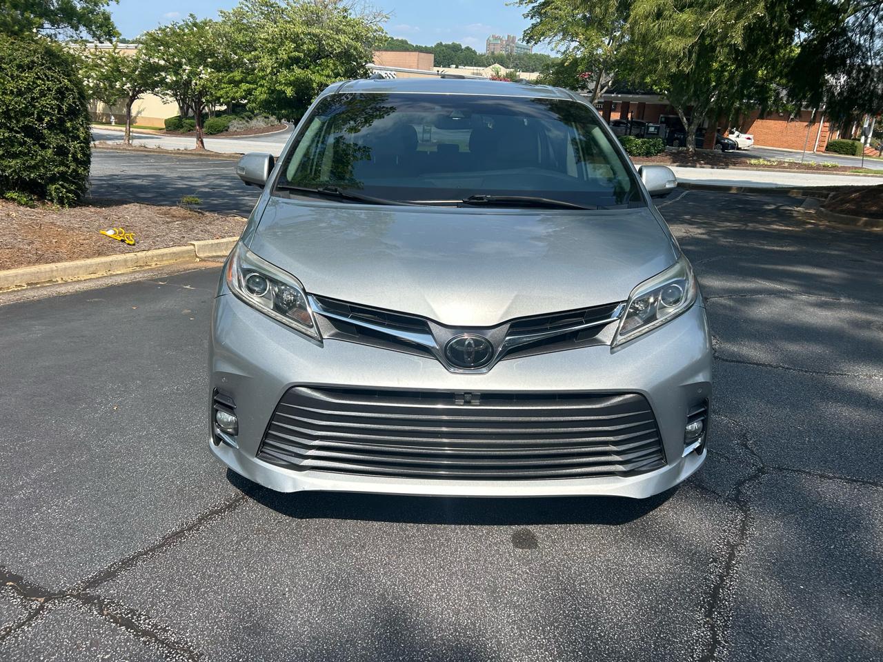 Toyota Sienna Limited Premium FWD 7-Passenger (Natl) 2019