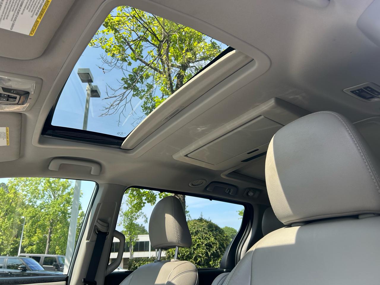 Toyota Sienna Limited Premium FWD 7-Passenger (Natl) 2019