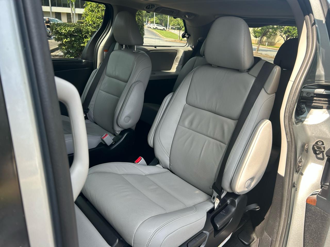 Toyota Sienna Limited Premium FWD 7-Passenger (Natl) 2019