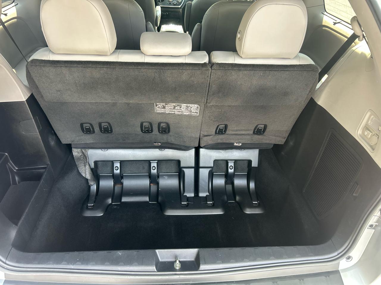 Toyota Sienna Limited Premium FWD 7-Passenger (Natl) 2019