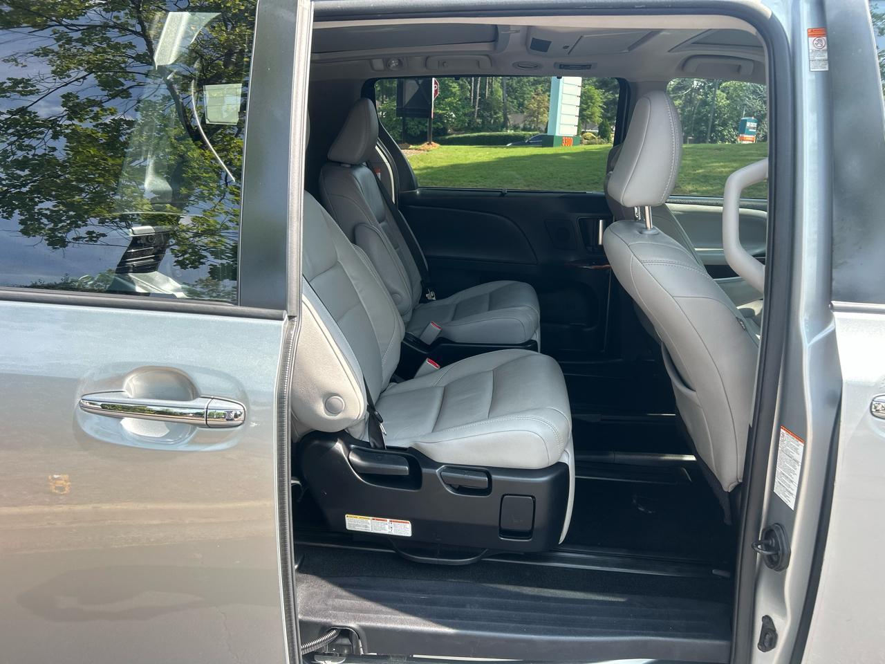 Toyota Sienna Limited Premium FWD 7-Passenger (Natl) 2019