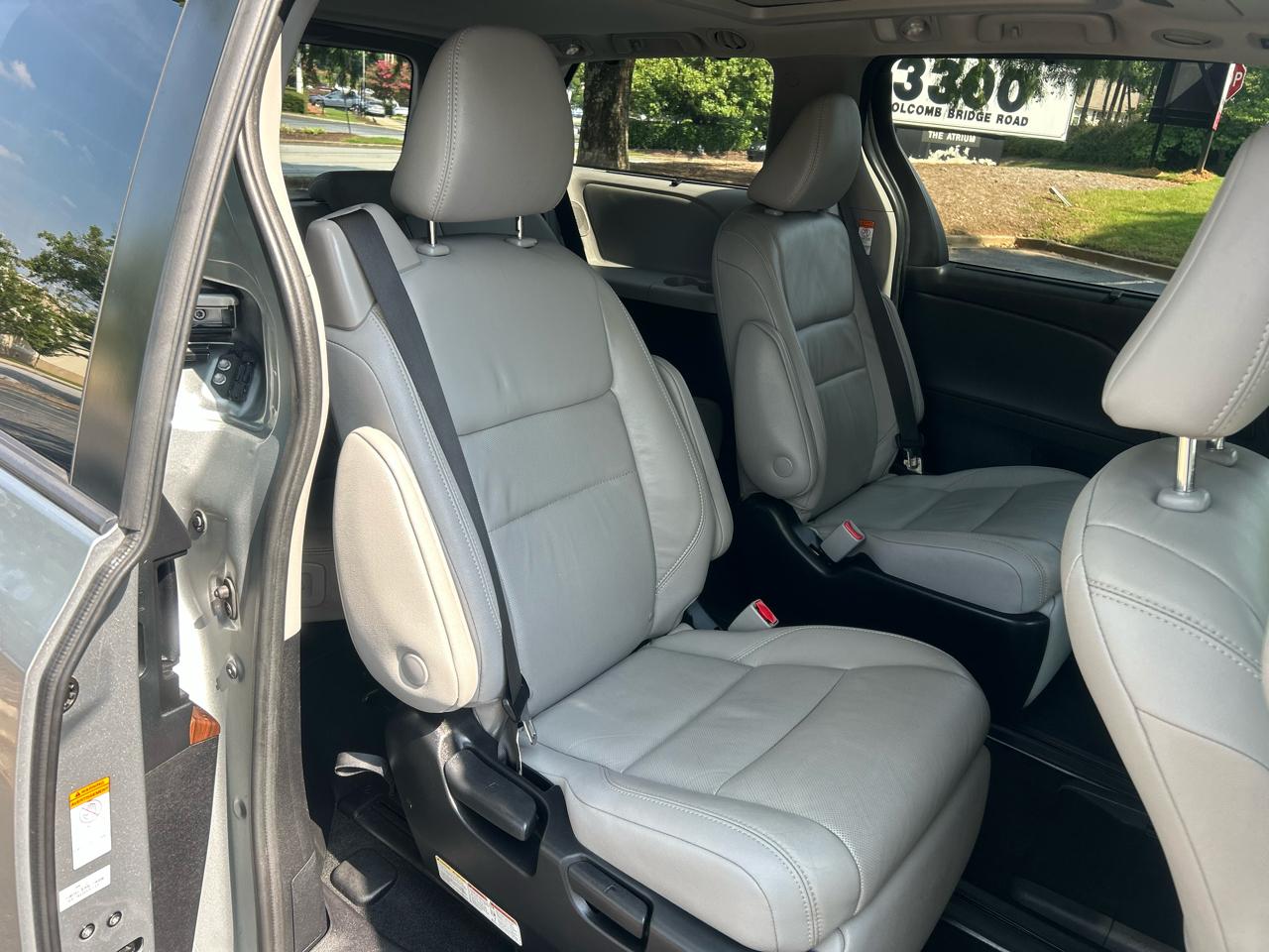 Toyota Sienna Limited Premium FWD 7-Passenger (Natl) 2019