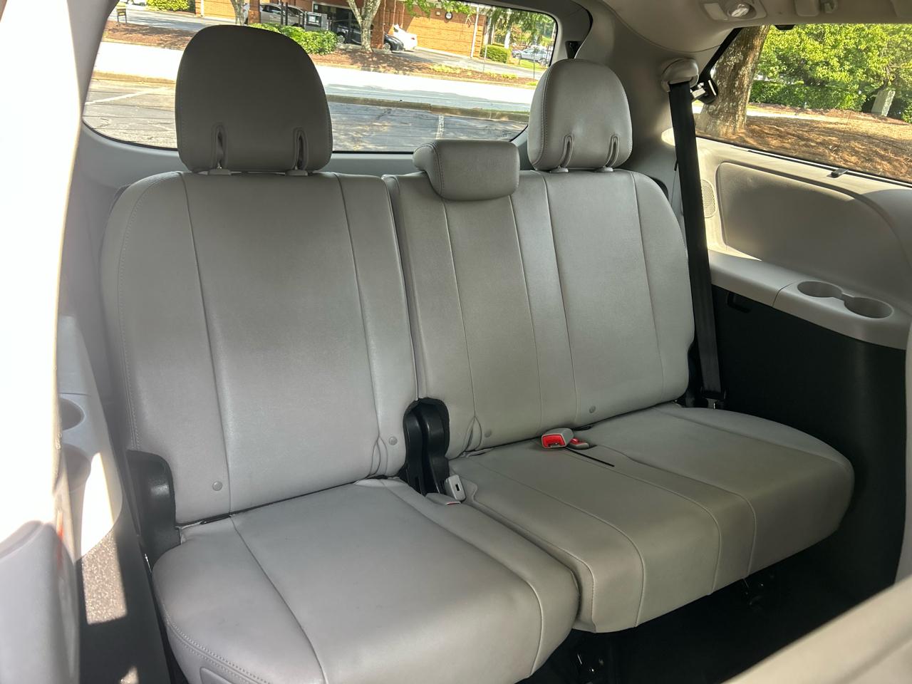 Toyota Sienna Limited Premium FWD 7-Passenger (Natl) 2019