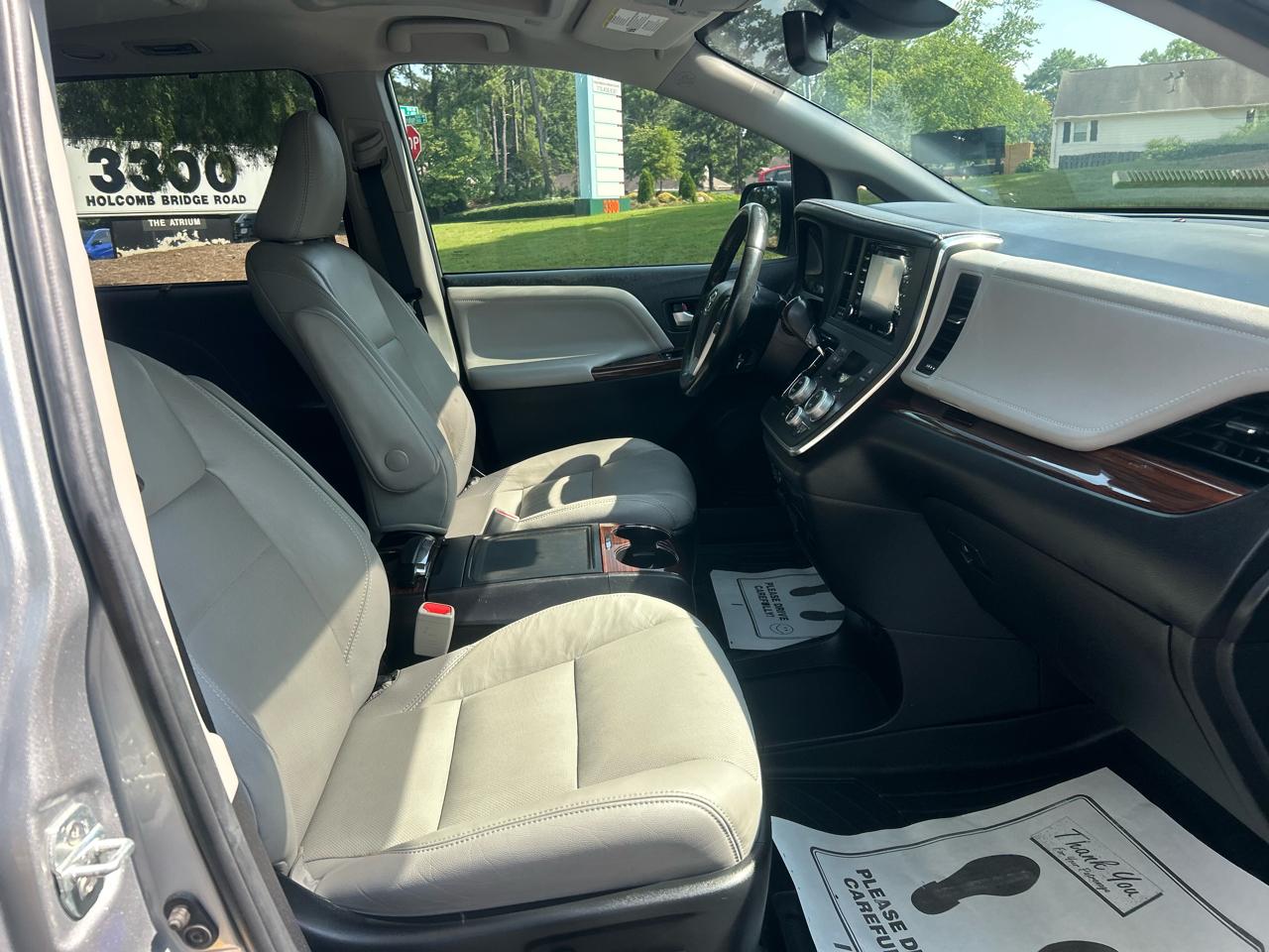 Toyota Sienna Limited Premium FWD 7-Passenger (Natl) 2019