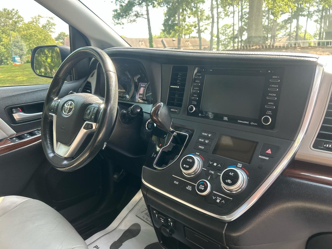 Toyota Sienna Limited Premium FWD 7-Passenger (Natl) 2019