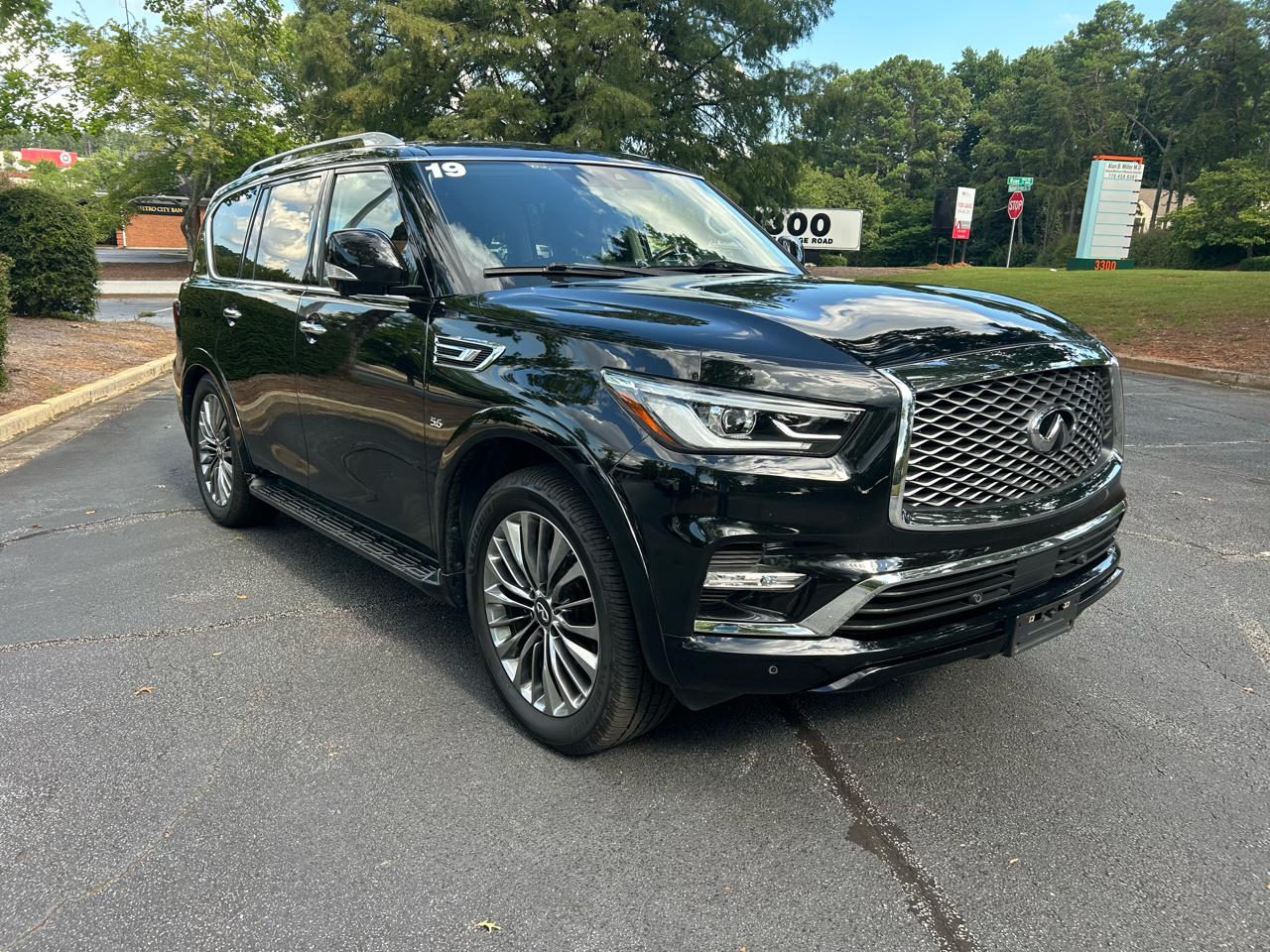Infiniti QX80 LUXE AWD 2019