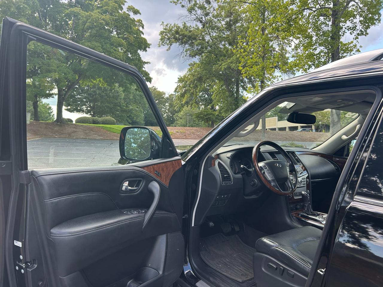Infiniti QX80 LUXE AWD 2019