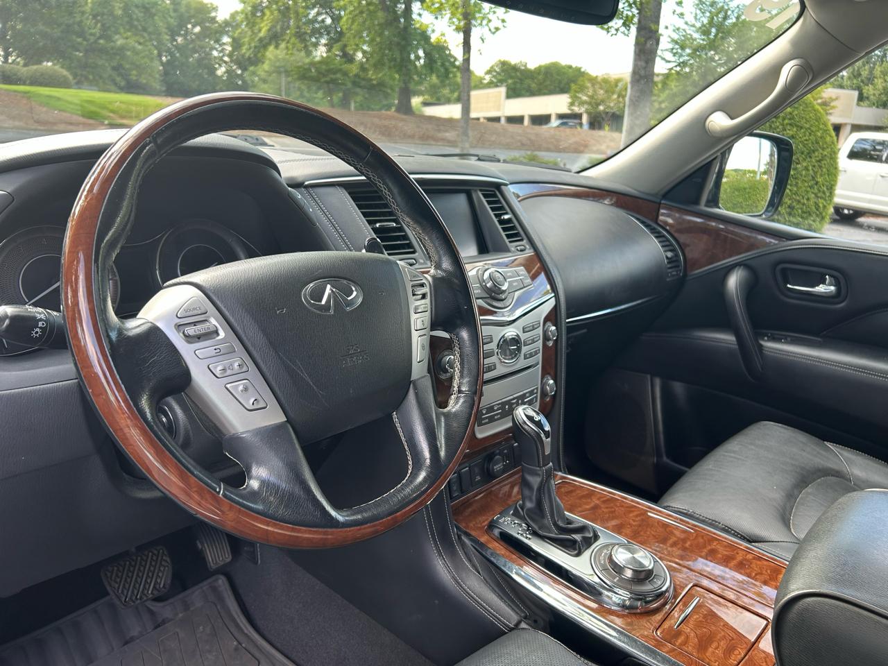 Infiniti QX80 LUXE AWD 2019