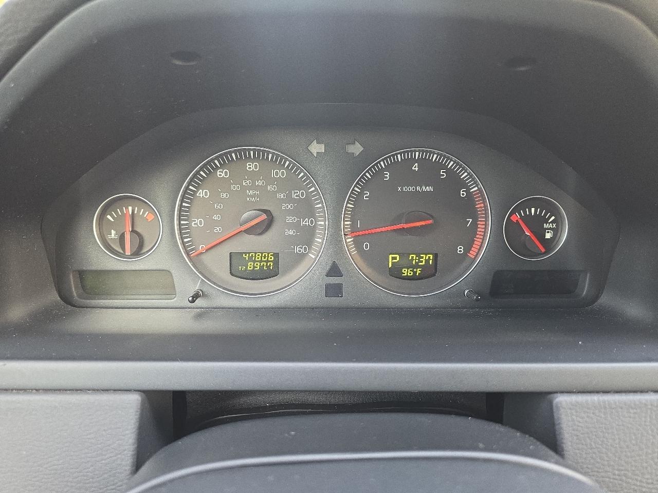 Volvo XC90 FWD 4dr I6 2008