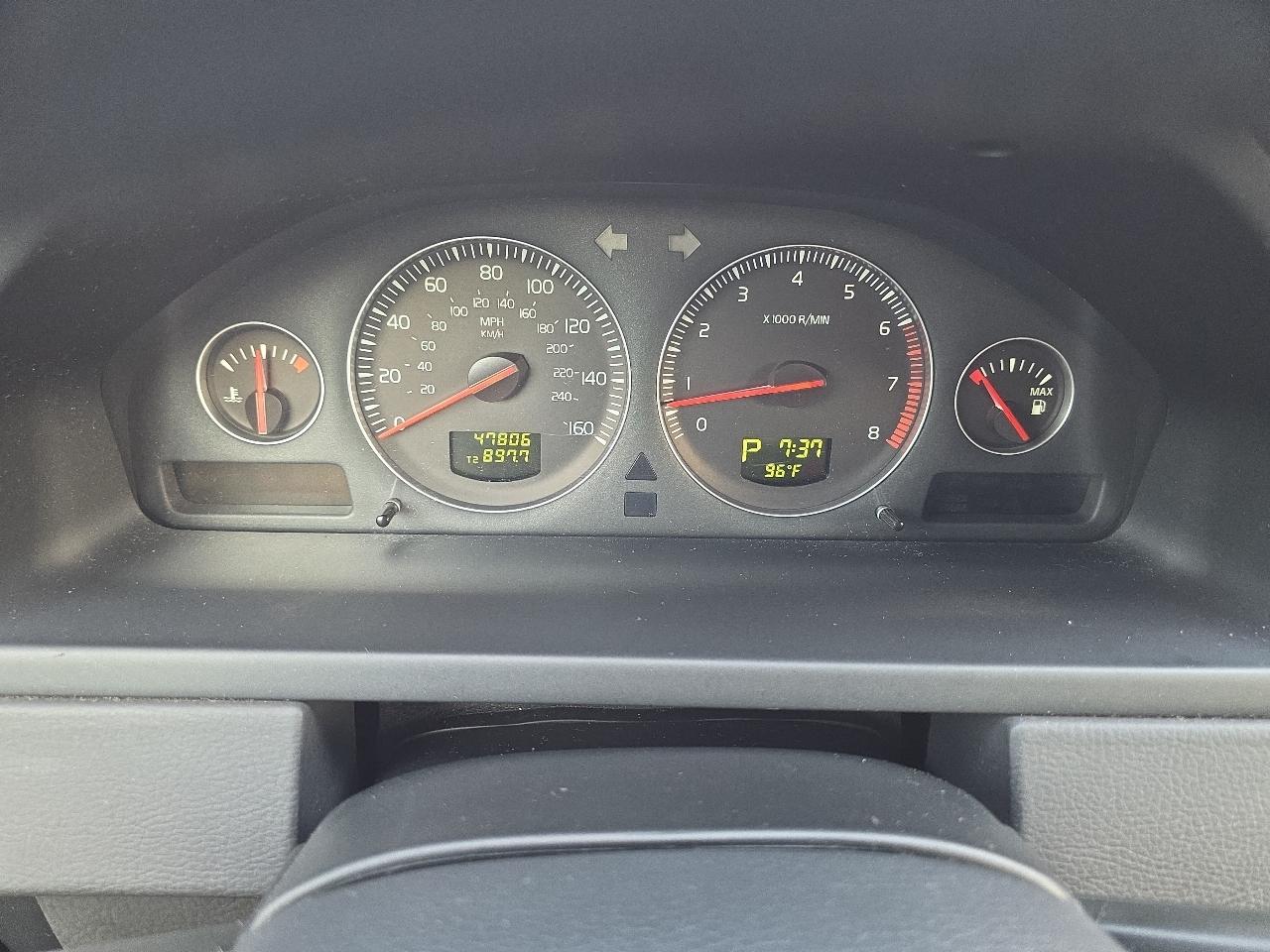 Volvo XC90 FWD 4dr I6 2008
