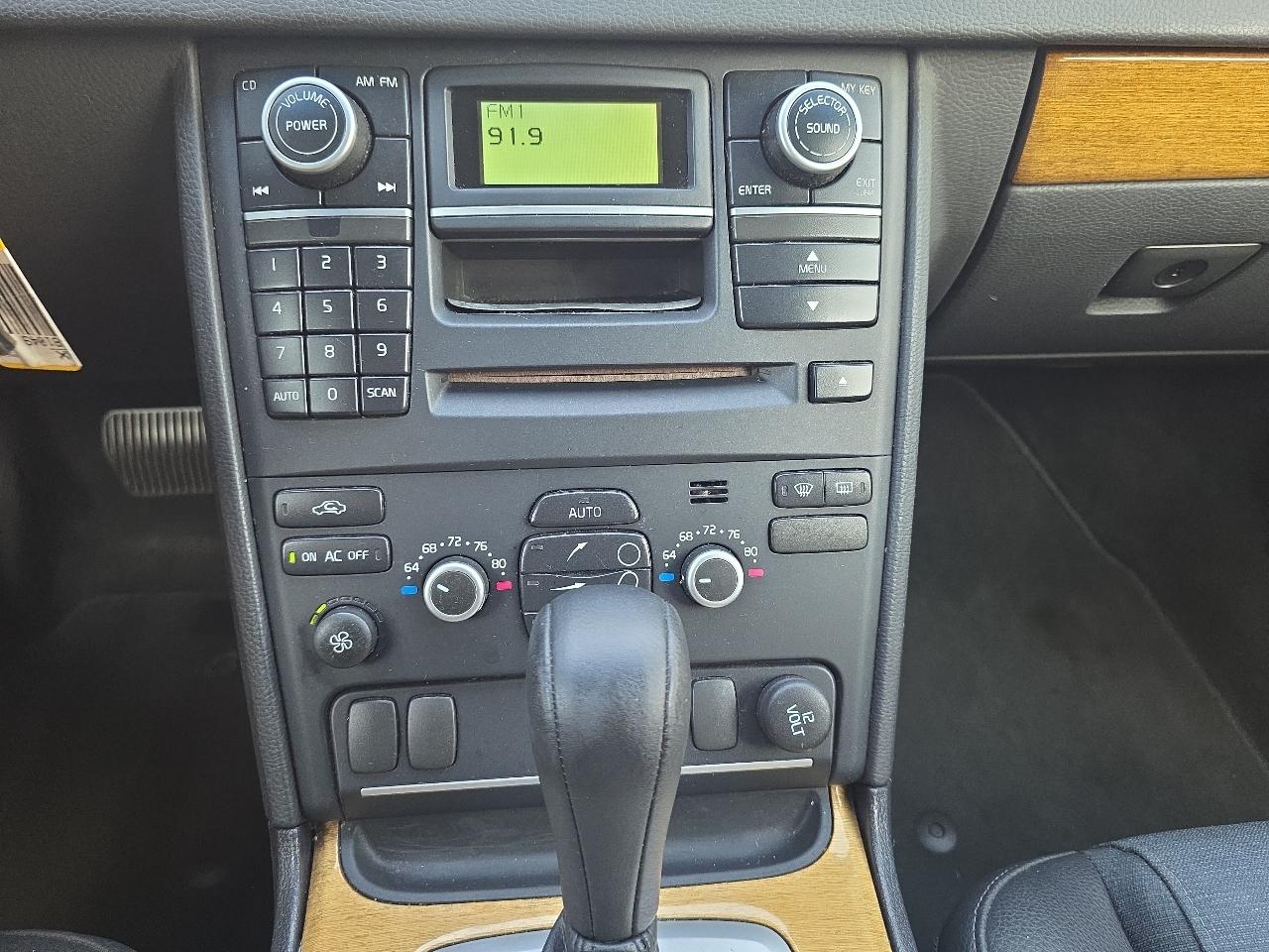 Volvo XC90 FWD 4dr I6 2008