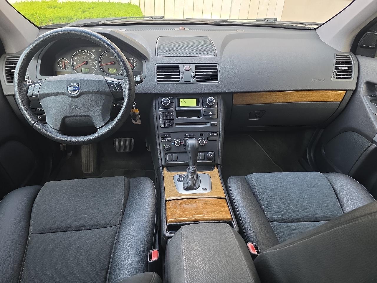 Volvo XC90 FWD 4dr I6 2008