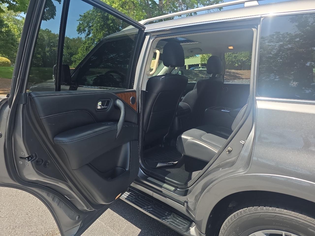 Infiniti QX80 LUXE AWD 2019