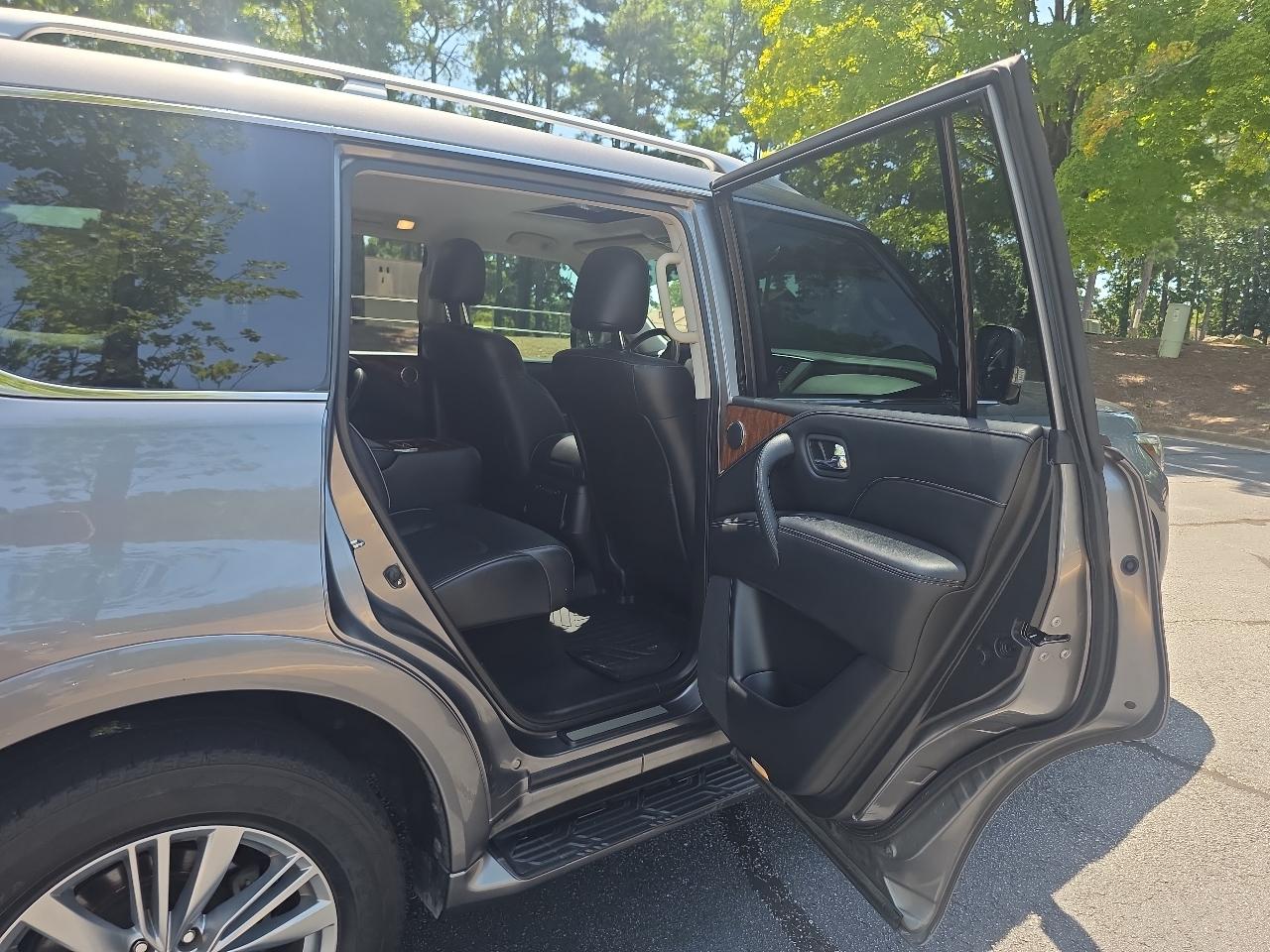 Infiniti QX80 LUXE AWD 2019