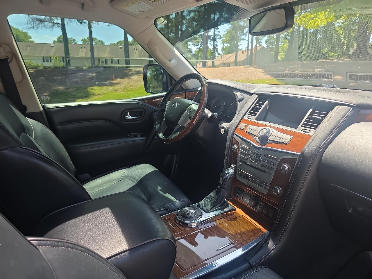 Infiniti QX80 LUXE AWD 2019