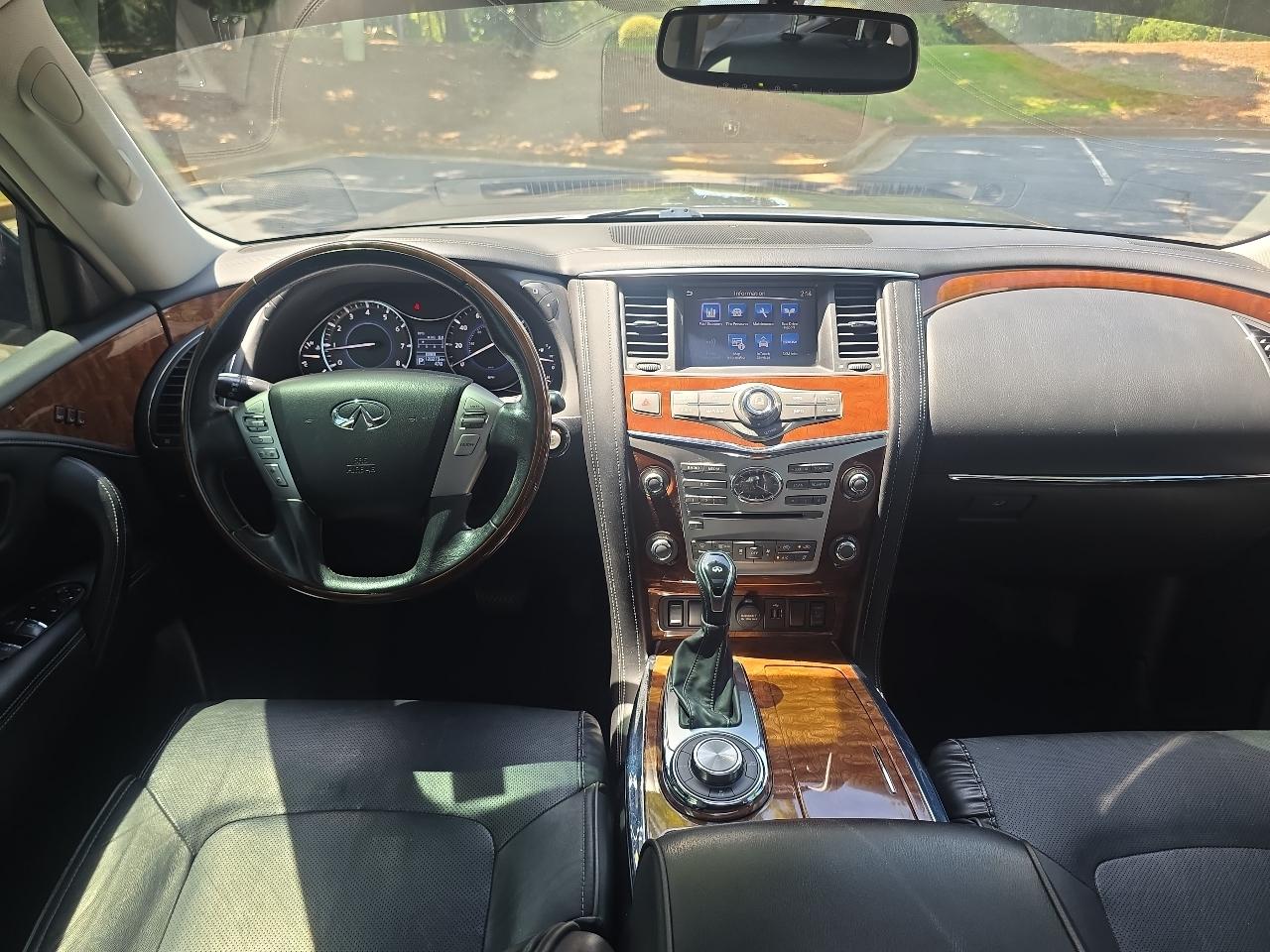 Infiniti QX80 LUXE AWD 2019