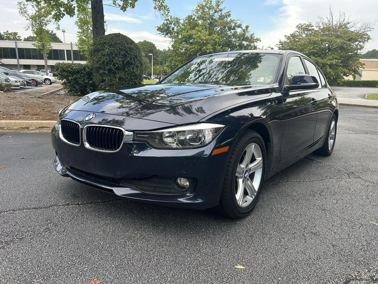 BMW 3 Series 4dr Sdn 320i RWD 2015