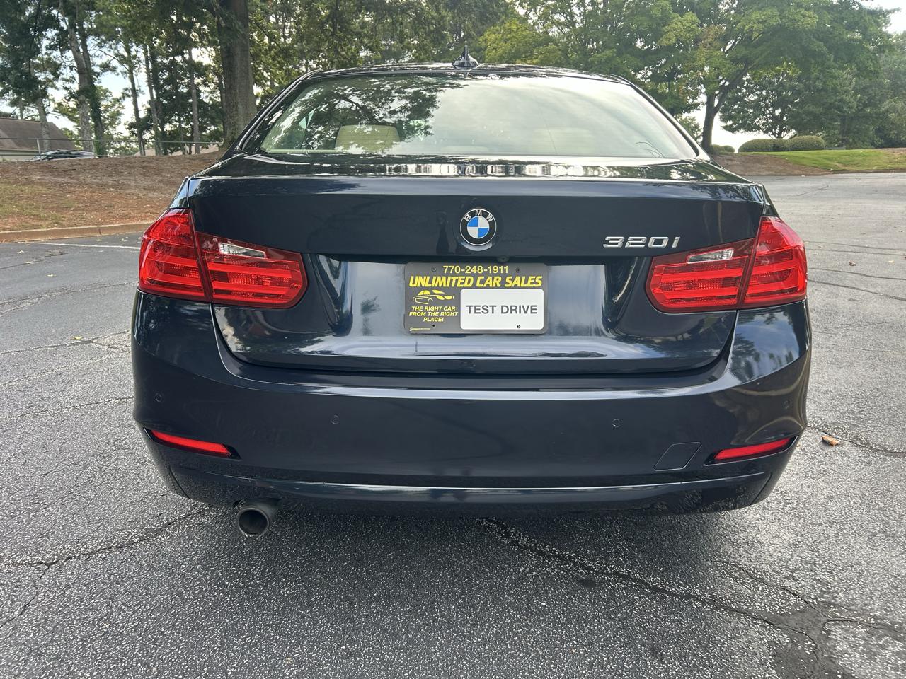 BMW 3 Series 4dr Sdn 320i RWD 2015