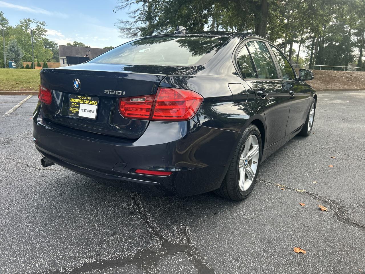 BMW 3 Series 4dr Sdn 320i RWD 2015