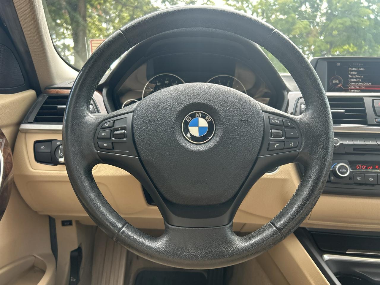 BMW 3 Series 4dr Sdn 320i RWD 2015