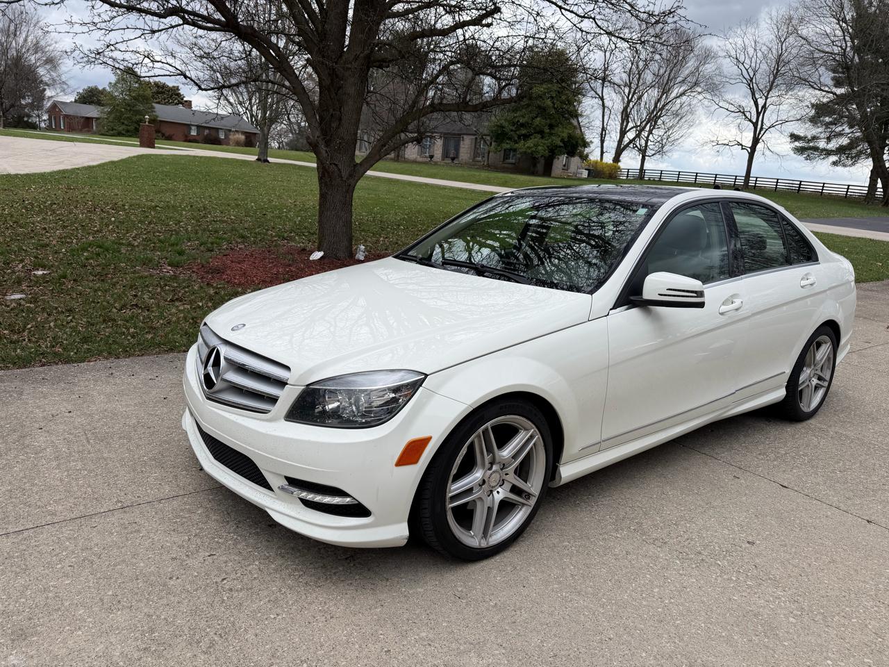 Mercedes-Benz C-Class C300 4MATIC Sport Sedan 2011