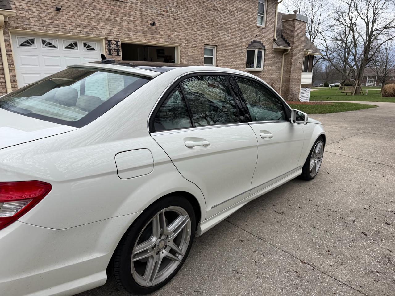 Mercedes-Benz C-Class C300 4MATIC Sport Sedan 2011