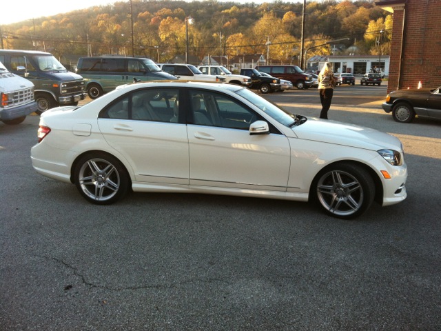 Mercedes-Benz C-Class C300 4MATIC Sport Sedan 2011