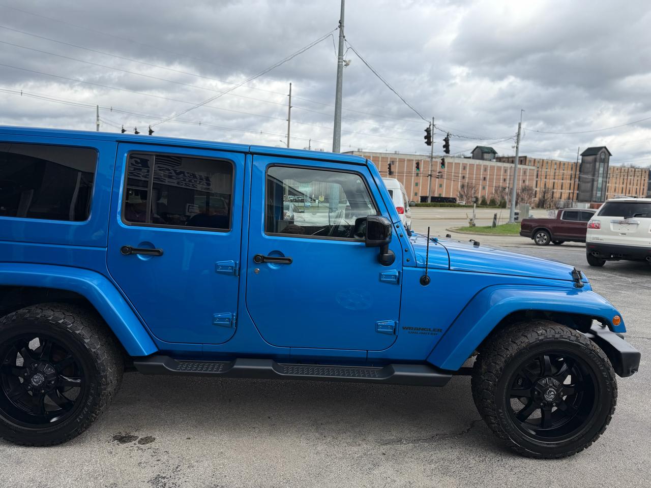Jeep Wrangler Unlimited Sahara 4WD 2014