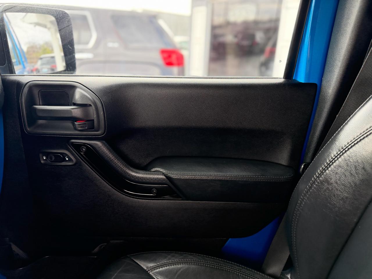 Jeep Wrangler Unlimited Sahara 4WD 2014